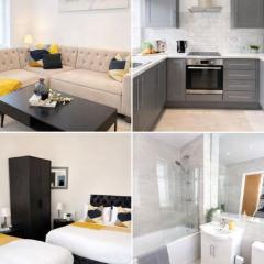 Spacious Bungalow in St Helens, 1-Min Drive to Carr Mill Bridge