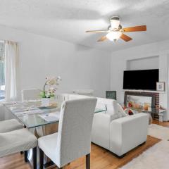 Modern Van Nuys Retreat by Colby & Conrad