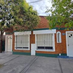 Cabaña centrica con camas individuales a 100m de la ruta