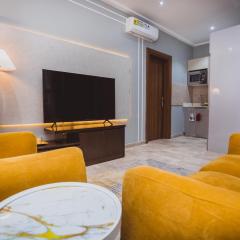 Luxe 1BR at The Veron APT 19, Dzorwulu with Pool, Fast Wi-Fi, Walkable to Highly Rated Cafés, Restaurants, Malls and 8 min to Airport