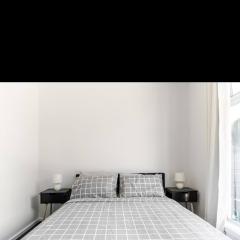 New Ensuite with queenbed and Full bathroom