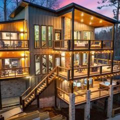 Luxury Cabin Villa with Indoor Pool Game Room Amazing Views Hot Tub