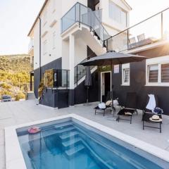 Serene Family Villa by the Rogoznica Coast