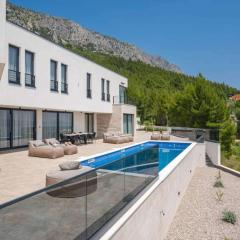 Luxury Seaview Villa with Jacuzzi