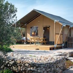 Island Glamping for 4 with Jacuzzi