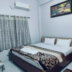 Hotel !! Anand - Palace Near Banaras Railway Station - Offers Budget Rooms With Wi-fi Facility - A Comfort Stay Guest House In Varanasi