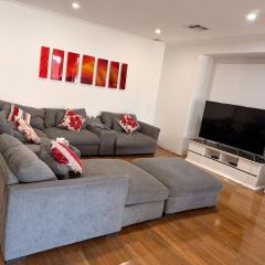 Luxury Swan Valley Escape Pool games BBQ 5BR