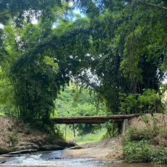 Refúgio no Campo com Piscina e Cachoeira