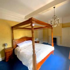 Lovely 5 bedroom Manor