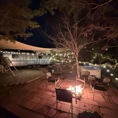 Airstream w flush toilet city water hot tub