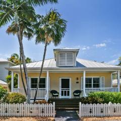 Place to Relax by AvantStay Shared Pool 3 Miles to Smathers Beach Month-Long Stays Only