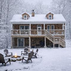 Catskill Cabin with Firepit & Indoor Jacuzzi Tub