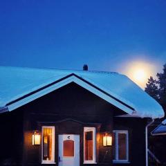 Riverfront Aurora Chalet