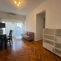 Cómodo y luminoso, 1 dormitorio, cocina, balcón