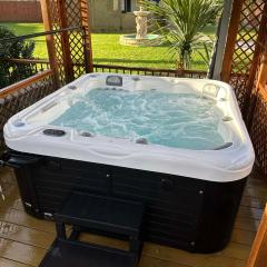 Detached property, beams, hot tub large garden