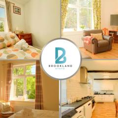 3 Bedroom House by Brookland Stays Serviced Accommodation Short Lets Leeds