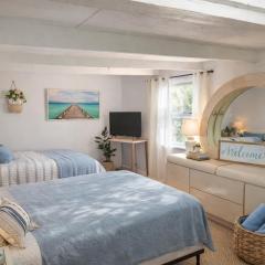 Spacious Studio with Pool access & bathroom kitchen in West Palm Beach