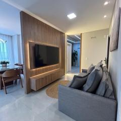 Refúgio moderno com piscina privativa perto do mar