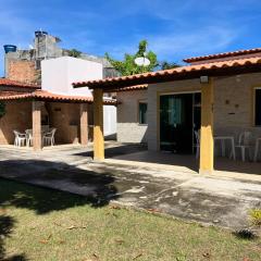 Linda casa de praia na ilha dentro condomínio