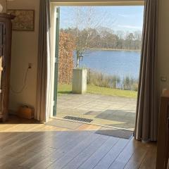 Luxe villa aan het meer