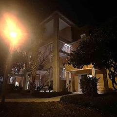 Bahama Bay Resort- Near Disney-pools & Beach for 6