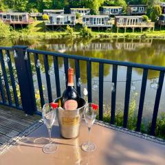 Dillons Lakeside Lodge