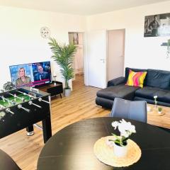MOLA Apartments - Panoramablick, Balkon, 5 Pers, Bahnhofsnähe, Parkplatz