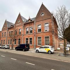 Spacious 3-Floor Holiday Home for 8 Guests