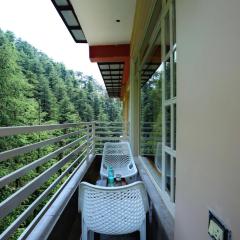Decent Stays BNB in city Centre - 3 BHK apartments - PRIVATE PARKING - BALCONY VIEW
