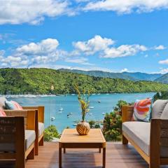 Relax & Enjoy the Waikawa Bay Views