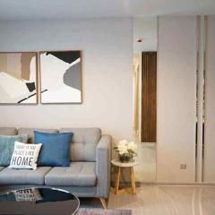 2 Bed 2 Bath Condo Steps to BTS&MRT