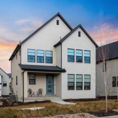 Little Fjall Peak- 3br 2.5ba Sleeps 8 EV Garage