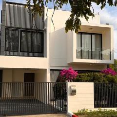 Lux Laguna Park 5 bedroom No pool