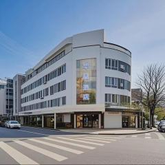 Huajing Hotel (Near Shanghai Ninth People's Hospital,South Xizang Road Metro Station)