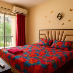 Couple friendly room with ac, comfy bed and private window view