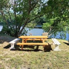 Kennebec House- 3-Bedroom Waterfront Historic Home