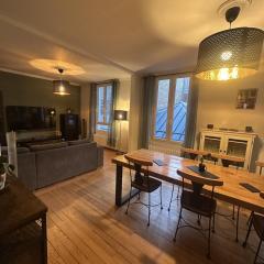 Spacious T3 centre ville Coty