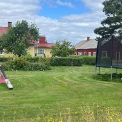 Maalaistalo, pienessä kylässä, Vakkilassa