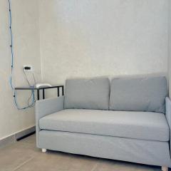 Lovely studio 4th floor No Elevator