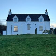 Croft House - Sleeps 4 & Mountain View