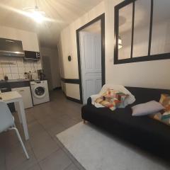 Elise en plein coeur de la ville