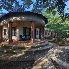 Kalahari Sand Ridge Inn - Quiet Self-catering Eco Lodge Near Victoria Falls, Livingstone