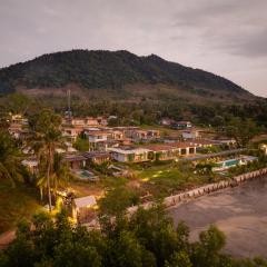 Artisan koh yao yai handcraft beachfront villas.