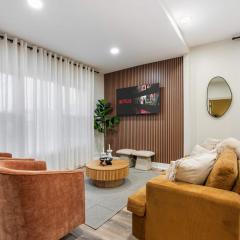 Elevated Gem - Sleeps 12 - 20 mins to Downtown Chicago