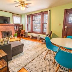 Warm and Welcoming 2 Bedroom 2 Blocks from UWYO