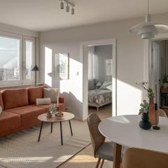 Aurora 2 Bedroom Apartment With A View!