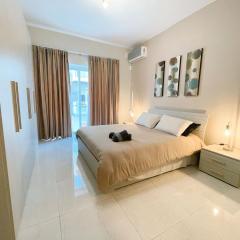 Verdi Apartment - Spacious Modern Apartment, close to Valletta