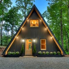 2BR AFrame Cabin Firepit, Patio, Fireplace, Games in Blue Ridge Area