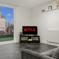 Balcony Terrace flat - 17 mins from Central London