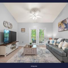 Newly Renovated Condo Minutes from The Beach, OWA Water Park and Tanger Outlets